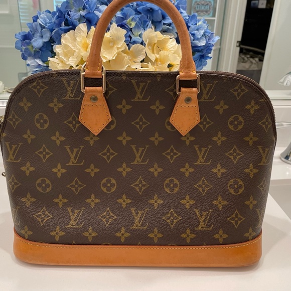 SOLD - Louis Vuitton Alma Bb Authentic - Picture 2 of 15